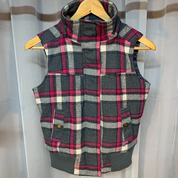 SWS Plaid Vest w/ Removeable Hood - Picture 6 of 9